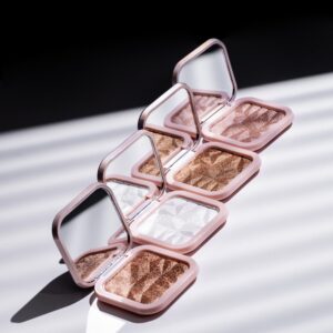 Iluminator cu efect bronzant